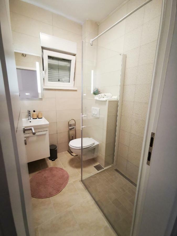 Charming Studio - Apartment Макарска Экстерьер фото